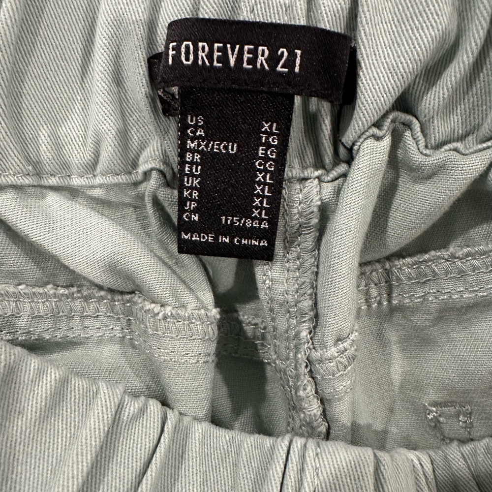 Forever 21 Women’s Mint Green Cargo Pants - SIZE XL - Picture 3 of 8